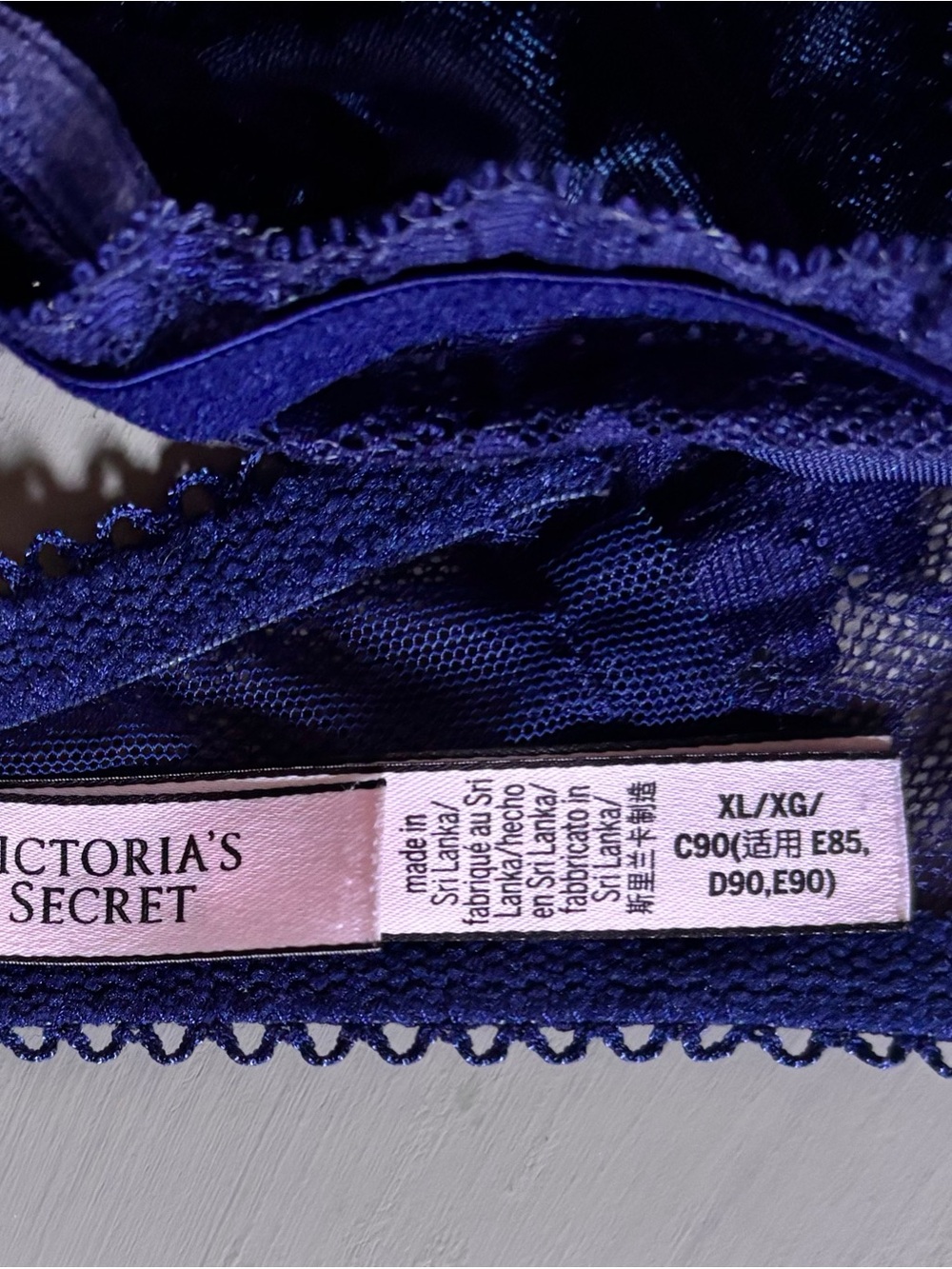VICTORIA’S SECRET Dream Angels Crushed Velvet Plunge Lace Bralette - Picture 9 of 12